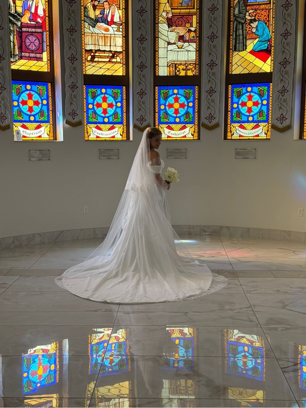 Eva Lendel- Baccara Dress + Veil - Picture 2 of 5